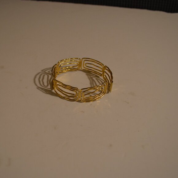 Bracelet Unnamed Gold Wire Bended in Rectangular Swirls Chain Gap of Opening OS - Picture 2 of 8